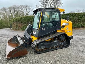 Chargeuse compacte sur chenilles JCB 300T Diesel à haut débit, très bien notée, avec moteur Kohler, boîte de vitesses haute efficacité pour levage lourd et terrassement - Product Image 3