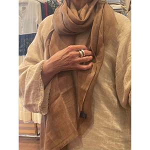 Écharpe longue respirante en lin et fourrure pour femme Mushroom 75x200cm - Product Image 3