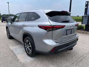 Usado para Highlander AWD XLE 4dr SUV 2020, Volante a la Izquierda, Motor Turbo R19, Buen Estado, Asientos de Cuero, Interior Oscuro - Product Image 3