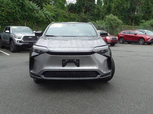 2023 para BZ4X AWD XLE 4dr Electric Crossover 3306 millas con portaequipajes de aleación de aluminio EV Motor tipo US Origin a la venta - Product Image 2