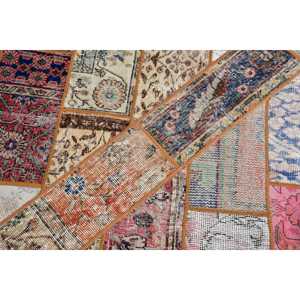 Alfombra Redonda Vintage de 4.6x4.6 pies, Alfombra Turca de Lana con Diseño Floral Rojo - Product Image 4