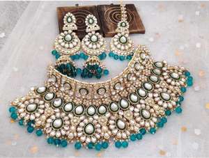 Conjunto de Gargantilla de piedra y cuentas Kundan de alta calidad para mujer, ideal para ocasiones especiales, collar de lujo con Maang Tikka y pendientes - Product Image 6