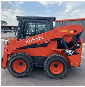 Maquinaria de movimiento de tierras impulsada por engranajes cargadora de dirección deslizante de Kubota de primera calidad - Product Image 1