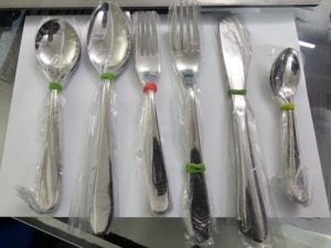 Ensemble de couverts de cuisine en acier inoxydable de gros calibre avec grandes cuillères rondes de style américain pour les mariages et les occasions spéciales - Product Image 6