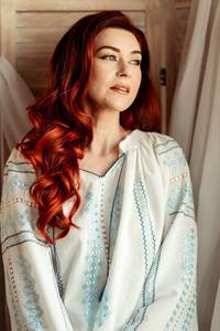 Top de manga larga bordado con cuello en V para mujer, Top de moda con bordado de diseñador, estilo ucraniano - Product Image 3