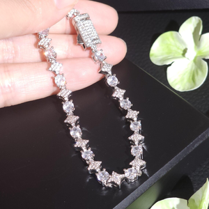 Pulsera de Tenis con Forma de Estrella de Moissanita Premium de Plata 925 y Piedras Redondas Brillantes para Joyería Elegante - Product Image 2