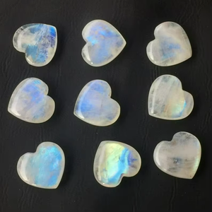 Pierre de lune arc-en-ciel en forme de cœur, polie lisse des deux côtés, bleu chatoyant, pierre précieuse en vrac, cadeau pour les filles, les mamans ou les femmes - Product Image 3