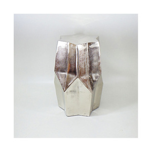 2025 Vente chaude de tabouret de luxe en métal de qualité supérieure Table basse en aluminium au design moderne pour la décoration d'hôtel - Product Image 1