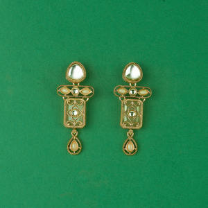 Pendientes clásicos Indo occidentales con joyería artificial chapada en Mehndi para mayoristas de moda en India - Product Image 1