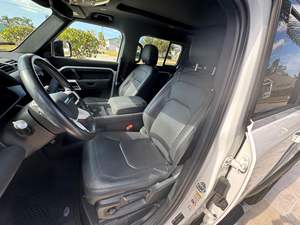 2023 LAND ROVER Defender 110 S Edición 30 Aniversario SUV con Techo Solar, Faros Delanteros, Cámara Trasera 360, Asientos Eléctricos - Product Image 6