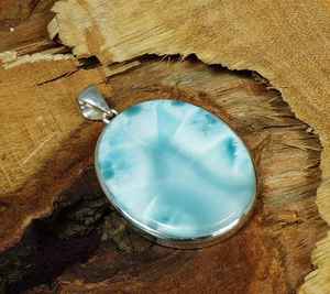 Colgante de Delfín de Larimar, Plata de Ley 925, Piedra Preciosa Calmante, Joyería Hecha a Mano, Elegante Regalo para Mujer - Product Image 2