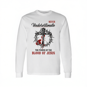 Maglietta Promozionale a Maniche Lunghe: Mai Sottostimate il Potere del Sangue di Gesù - Product Image 2