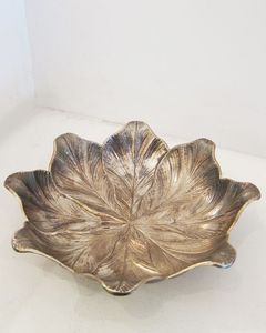 Nouvelle vaisselle en aluminium poli vintage à un seul niveau, plats de service pour le dîner et le dessert, design de café et de restaurant, fournisseur indien - Product Image 1
