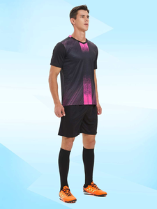 Nouvelle chemise et short d'impression par sublimation de football pour l'équipe et le club avec personnalisation de l'étiquette de conception et des logos - Product Image 3
