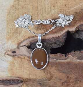 Pendentif en argent sterling 925 cornaline rouge pour femmes de créateur fait à la main bijoux fins de style vintage avec incrustation de réglage de lunette - Product Image 2