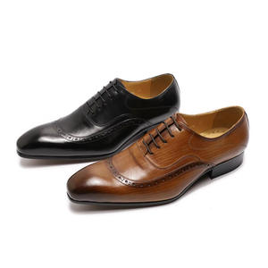 Chaussures formelles en cuir pour hommes, design classique à bout rond, confortables, à coupe large, semelle antidérapante, pour le bureau et les affaires - Product Image 6