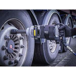 Llave de Impacto Neumática de 25 mm (1 Pulgada) con Aire Comprimido - Product Image 2