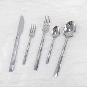 Modern American Style 3 Pcs Stainless Steel <b>Cutlery</b> Set in <b>Gold</b> Plated with <b>Black</b> Handles for a Luxury Wedding Gift - Product Image 2