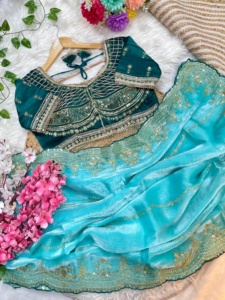 Sari en satin de haute qualité, exclusif et élégant, avec bordure brodée de paillettes, fabriqué en Inde à prix avantageux. - Product Image 2