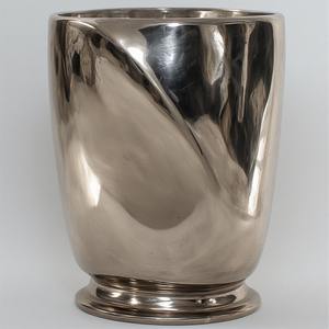 Jarrón de metal de hierro con acabado mate negro con base artística fuerte, perfecto para casas modernas de lujo y decoración de banquetes - Product Image 5