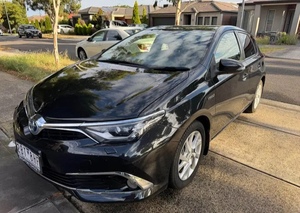 Toyota Corolla XSE Hatchback 2017, Diesel, Transmission Automatique, Sièges en Cuir - État Impeccable, Livraison Gratuite - Product Image 2
