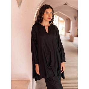 Haut midi asymétrique brodé noir en viscose - Product Image 1