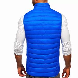 Veste chaude pour homme avec rembourrage léger, gilet matelassé isolé, vêtement d'extérieur résistant au vent pour un usage décontracté en hiver en plein air - Product Image 2