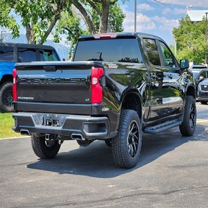 2021 Chevrolet Silverado 1500 LT Trail Boss Crew Cab asientos de cuero Manual/caja de cambios automática R17 ruedas de aleación izquierda/derecha - Product Image 4