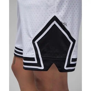 กางเกงขาสั้นบาสเก็ตบอลแบบปักชื่อทีมออกแบบได้ตามต้องการ - Product Image 4