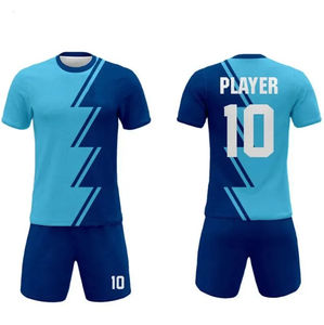 Conjuntos de ropa de fútbol personalizados de poliéster 100% de tendencia para hombres Cómodo uniforme de fútbol OEM de Jersey con diseños sublimados - Product Image 2