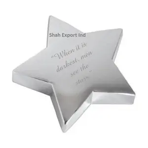 Peso de papel de Metal sólido en forma de estrella, Decoración de mesa para el hogar de escritorio, artesanías de peso de papel con acabado plateado - Product Image 1