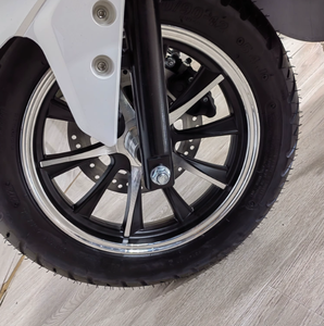 Motocicleta Eléctrica de la Mejor Calidad a Bajo Precio, 1200W 72V 32AH, Motor sin Escobillas, Moto Deportiva - Product Image 3