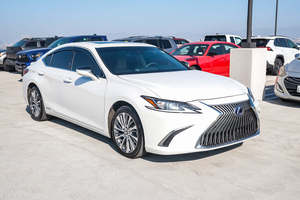 Lexus ES Hybrid 300h Sedán 2021 Usado, Rentable, Bajo Kilometraje, Tracción Delantera - Product Image 6