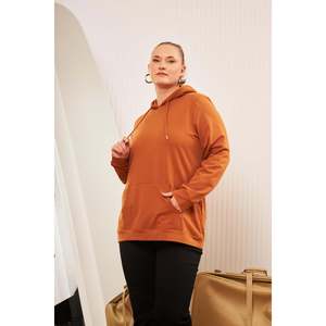 เสื้อสเวตเชิ้ตมีฮู้ดสีคาเมลไซส์พลัส - Product Image 3