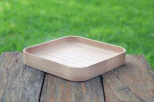 Bandeja de servicio de madera dura de nogal y roble moderna hecha a mano, valet duradero y centro de mesa elegante para vajilla - Product Image 3