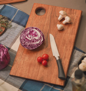 Planche à découper en bois d'acacia artisanale, réversible, finition lisse, antibactérienne, écologique, pour une utilisation en cuisine |   Logo personnalisé en gros - Product Image 4