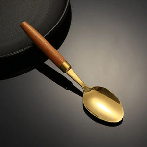 Juego de 4 cubiertos chapados en oro con asas de madera, utensilios de cocina de lujo, vajilla, utensilios para servir, juego de cubiertos para uso doméstico y hotelero - Product Image 2