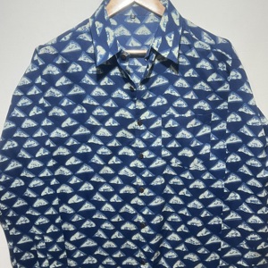 Chemise décontractée en coton imprimé à la main bleu indigo pour homme, design élégant |   Collection de chemises à manches longues 100% coton - Product Image 2