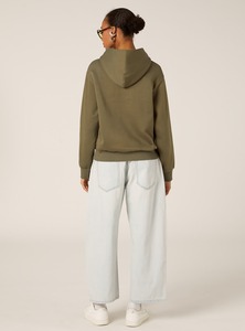 เสื้อฮู้ดทรงหลวมสำหรับผู้หญิง, เสื้อฮู้ดกันหนาวดีไซน์ทันสมัยพร้อมโลโก้ด้านหน้าทำจากผ้าฝ้าย100% พิมพ์ลายได้ตามต้องการ - Product Image 5