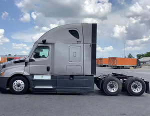 Camions semi-remorques Freightliner Cascadia 126 Sleeper d'occasion 2023 2022 2021, 72 Condo Sleeper Truck, 455HP, boîte automatique 12 vitesses - Product Image 3