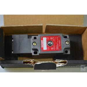 EUCHNER 038231 LW14328 Dispositivo de protección contra sobretensiones 2/NZ1VZ528EL060 Interruptor DE SEGURIDAD Producto DE LA UE - Product Image 1