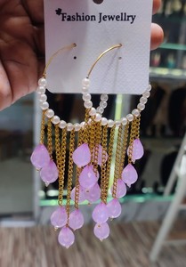 Ensemble de boucles d'oreilles indiennes traditionnelles en Kundan plaqué or avec perles, design élégant et fantaisie pour femmes et filles - Product Image 3