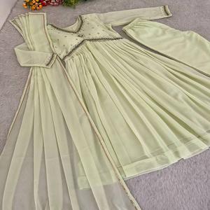 Dernier Designer Chinon Soie Broderie Travail Anarkali Kurti Set Par FabZone - Product Image 2