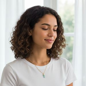 Pendentif en forme de balle en amazonite plaqué or et rhodium sur une chaîne en argent sterling tendance pour fiançailles, mariage et fête - Product Image 5