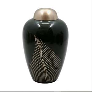 Urnas de cremación de metal de latón de color verde para cenizas de adultos - Product Image 1