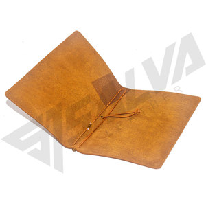 Funda de Cuero Genuino Marrón Salva, con Grabado en Relieve, Hecha a Mano, para Cuaderno A4 - Product Image 4