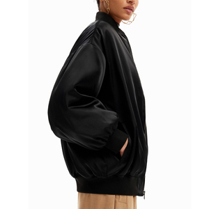 Amriss Custom Women's Trendy Baggy Bomber Chaquetas Transpirable Liso Teñido Prendas de abrigo Ropa de moda Fabricante de Bangladesh - Product Image 3