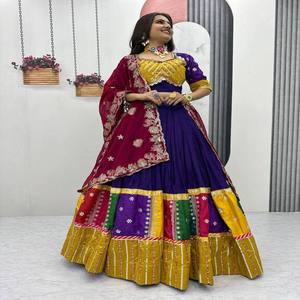 Fil fin brodé en pur coton de qualité supérieure Lehenga Choli et travail de séquence pour les fêtes de fête ethniques - Product Image 3