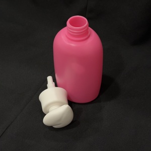 Juego de Botellas Cosméticas de Plástico HDPE de Origen Vietnamita APS, Ligeras y Duraderas, C0429 220 300 ml, Cilindro Aplanado con Bases Planas - Product Image 3