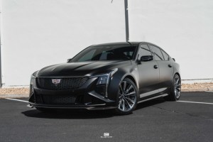 Cadillac CT5-V V-Series Blackwing 2025 d'occasion en excellent état, boîte manuelle, moteur turbo, propulsion arrière - Product Image 4